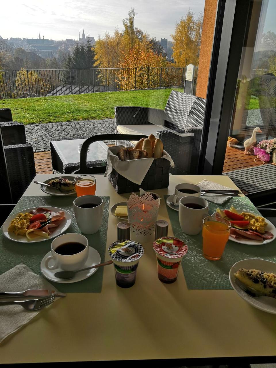 Penzion Cafe Na Svahu Cheb Exteriör bild