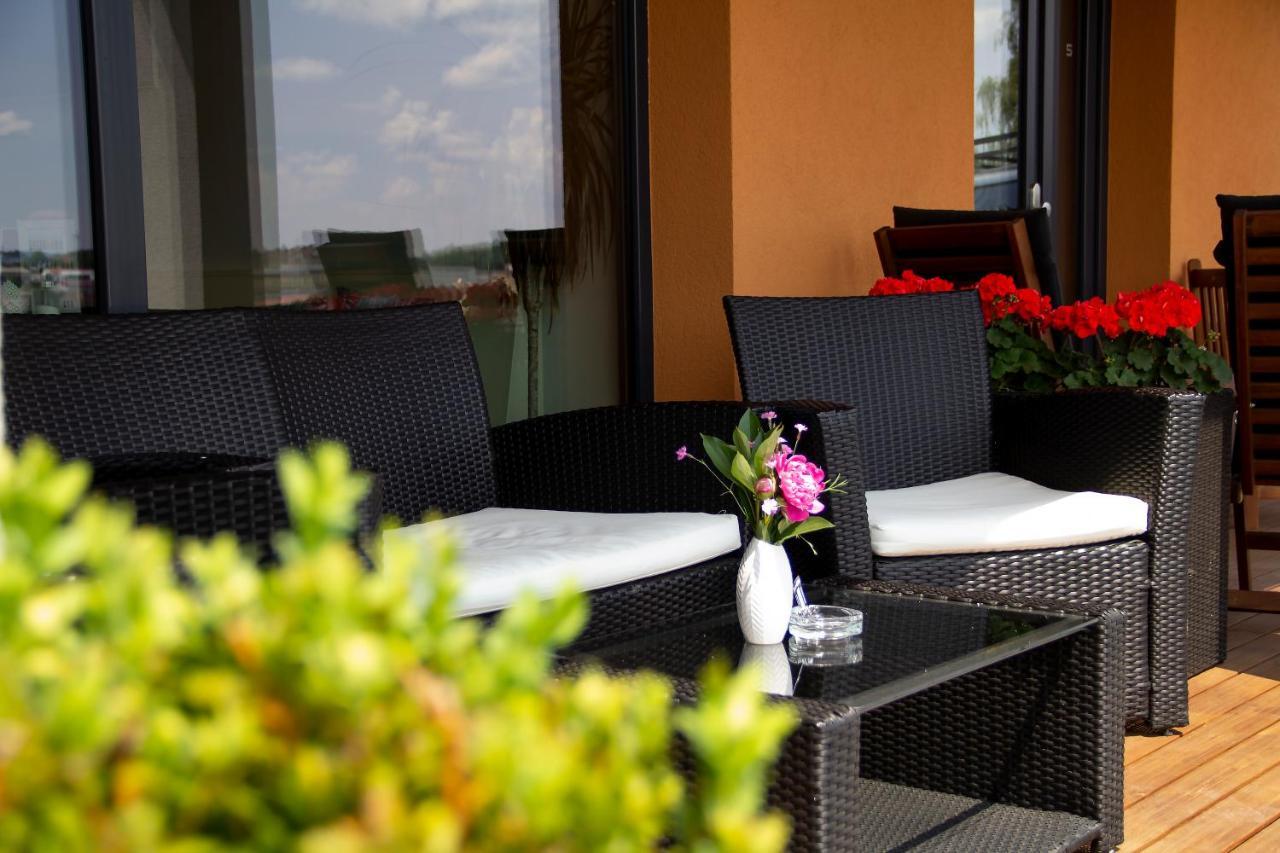 Penzion Cafe Na Svahu Cheb Exteriör bild